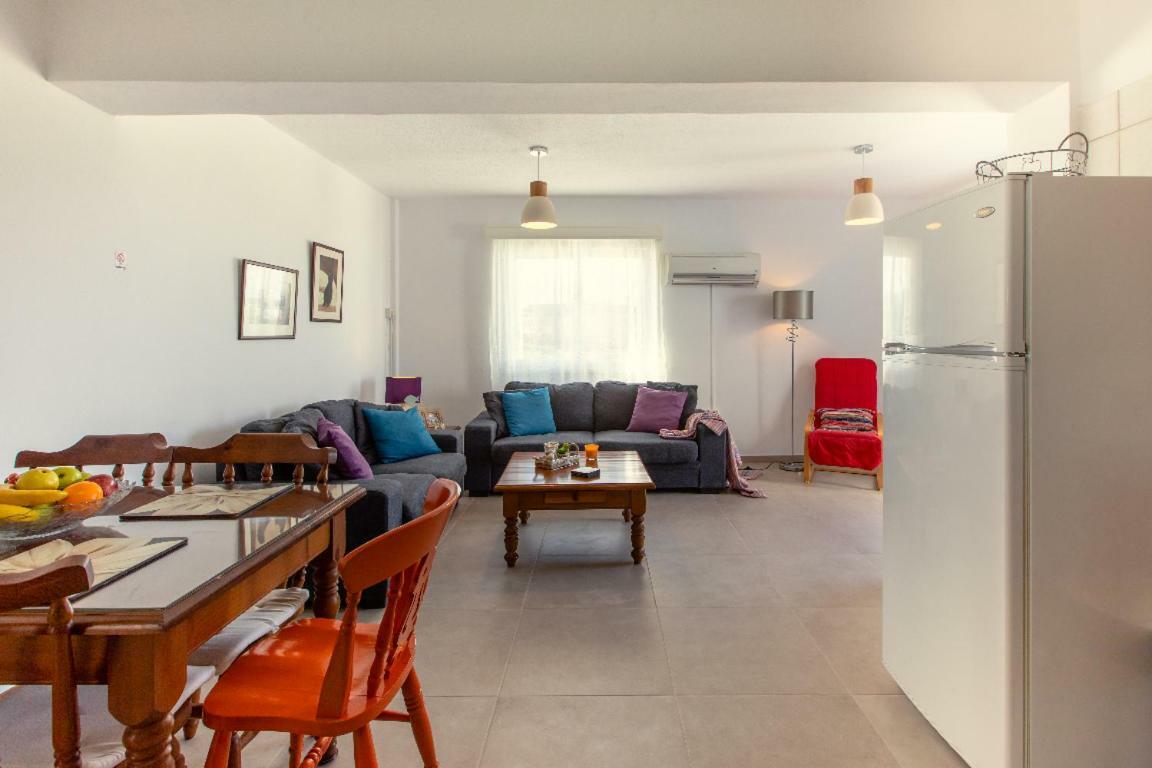 Jimmy'S Flat Daire Paralimni Dış mekan fotoğraf